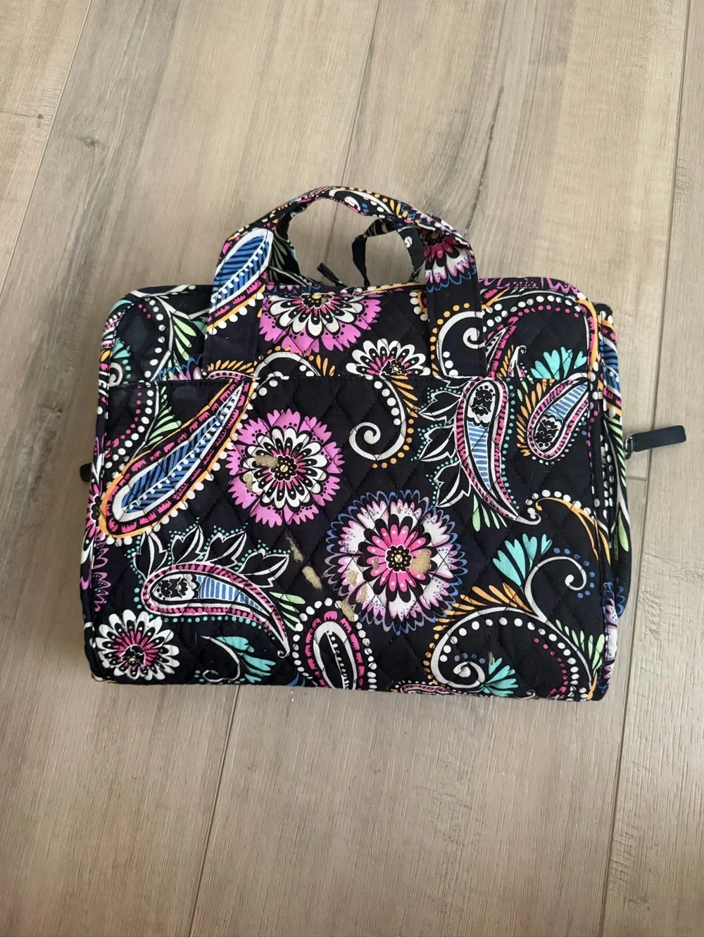 Vera Bradley compact hanging